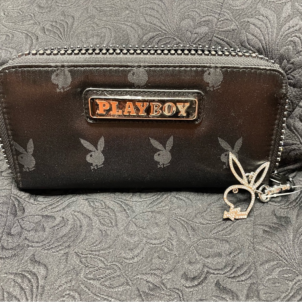 PLAYBOY Black Zipper Wallet with Logo Charm